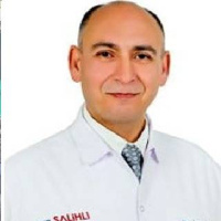 Doktor, ameliyat yaparken kalp krizi geçirdi