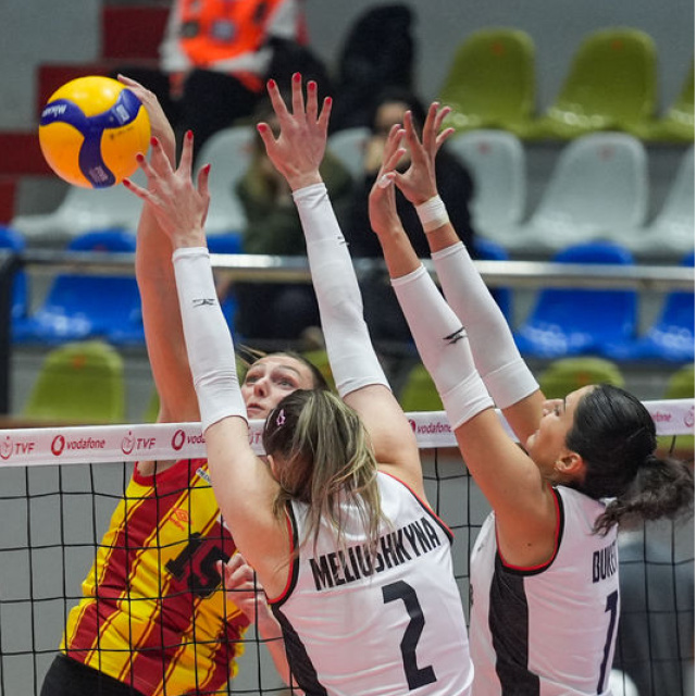 Beşiktaş son sette kaybetti!