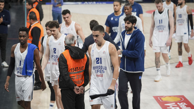 Anadolu Efes'e Aliağa Petkimspor şoku!