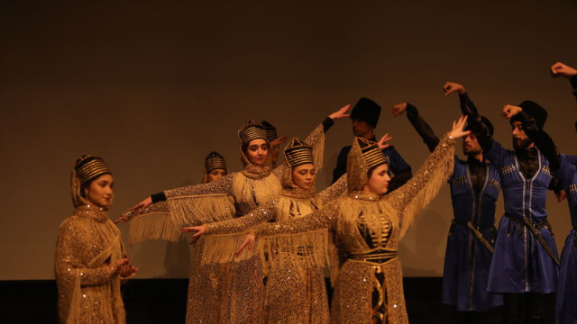 Esed rejiminin devrilmesini kutladılar