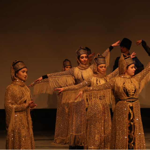 Esed rejiminin devrilmesini kutladılar