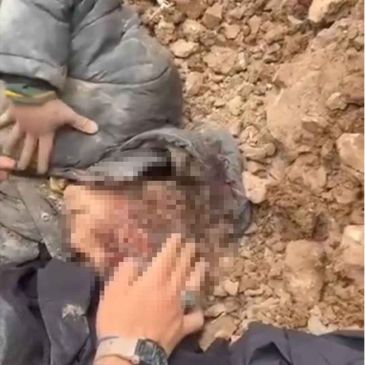 Yaralı halde toprağa gömülü bulundu!