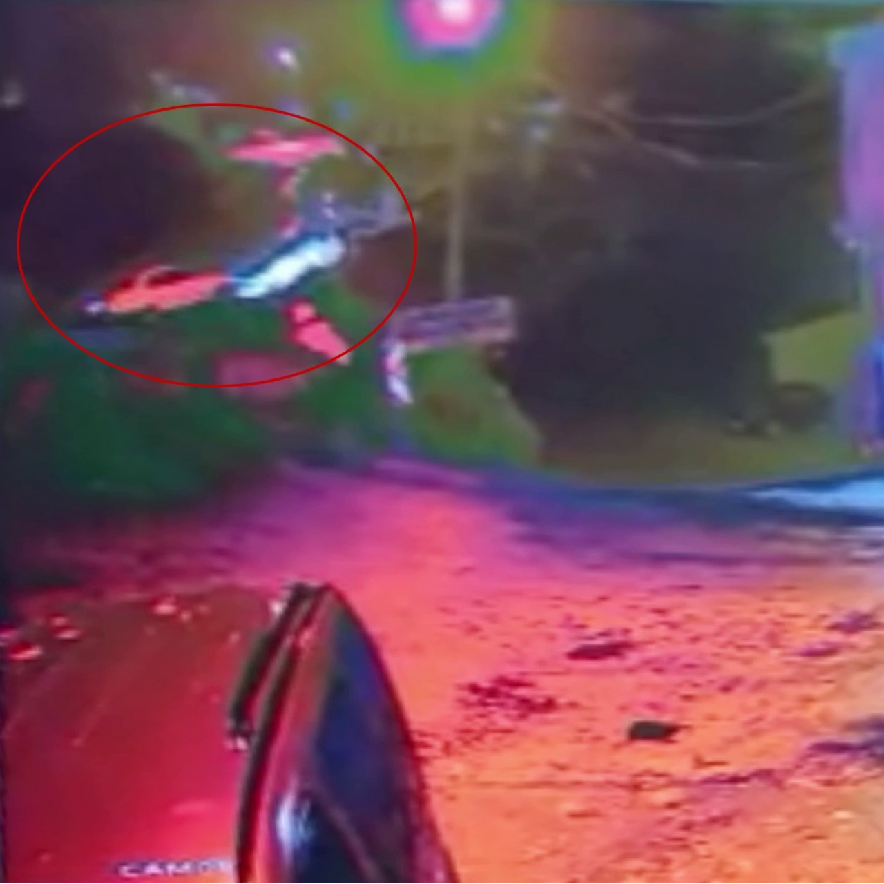 Otomobil 7 metreden düştü! Yaralılar var!