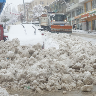 Kış resmen başladı! Bazı bölgelerde yollar ulaşıma kapandı