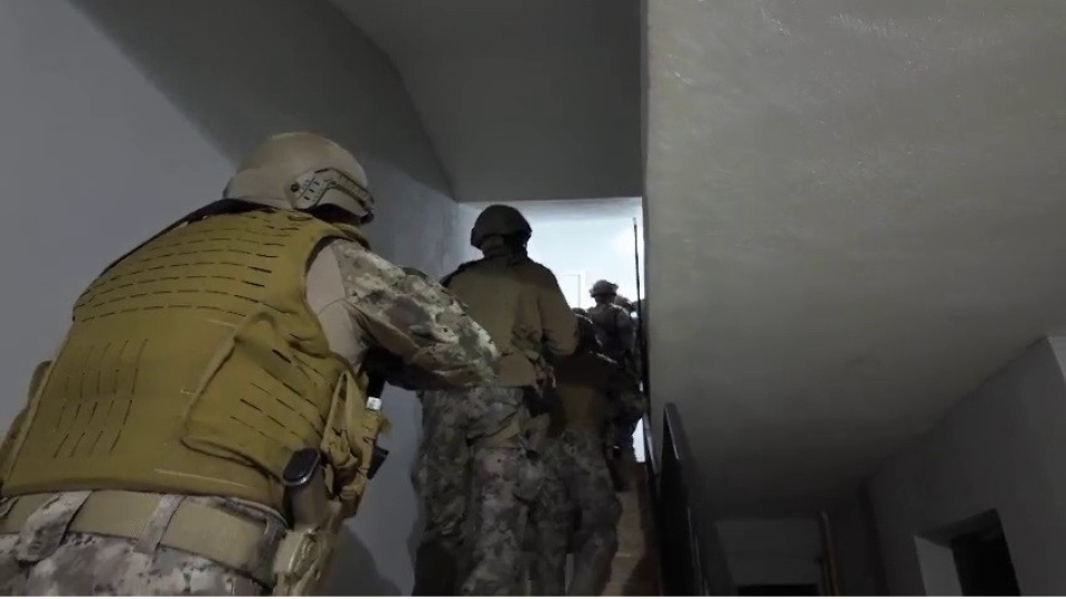 Uyuşturucu operasyonunda polise ateş açıldı!