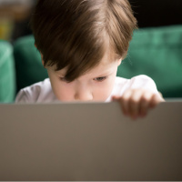 Çocuklarda ekran bağımlılığının sinyalleri