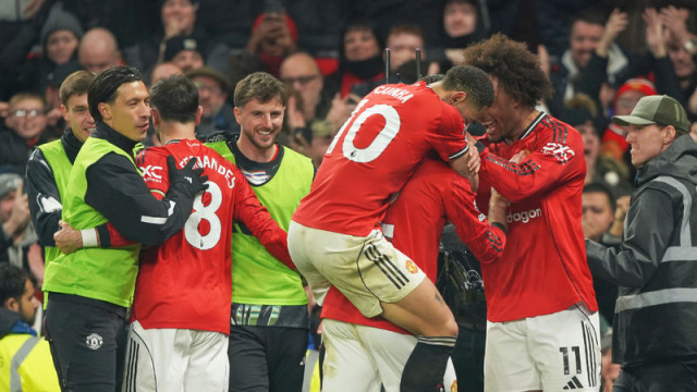 Manchester United, 2. yarıda farka koştu!