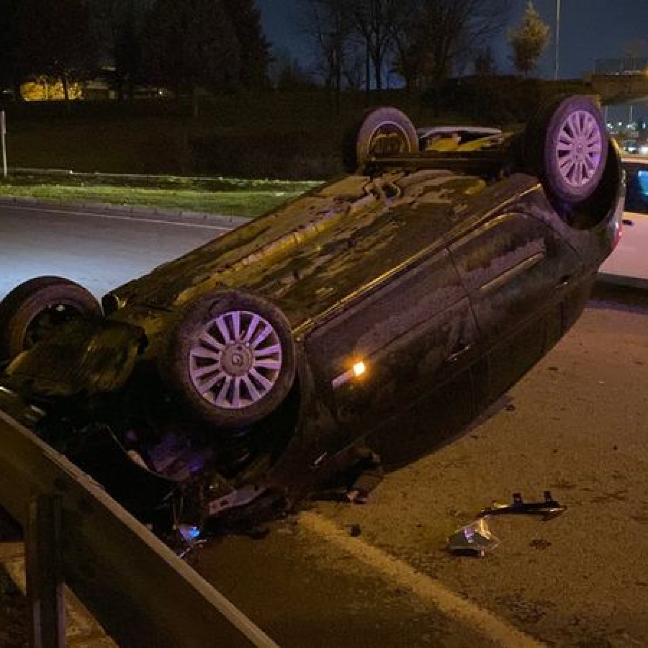 Bursa'da otomobil takla attı: 1 yaralı
