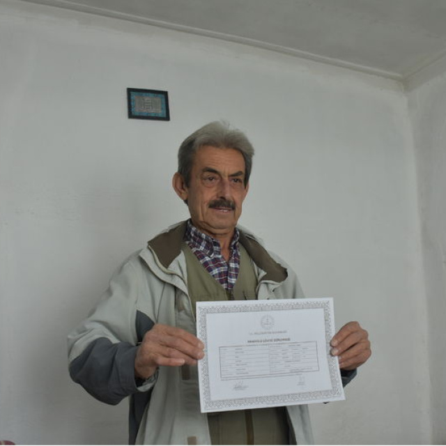 Üç dil biliyordu liseyi de bitirdi!