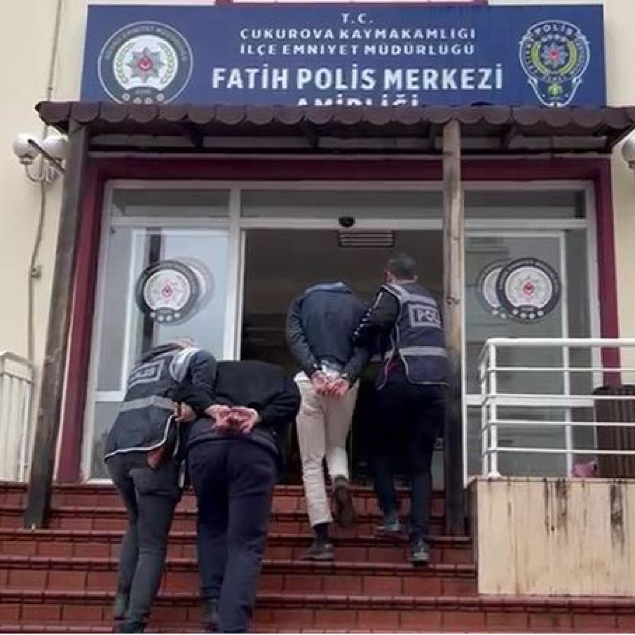 Bisikletli çocuğu darp edenler yakalandı