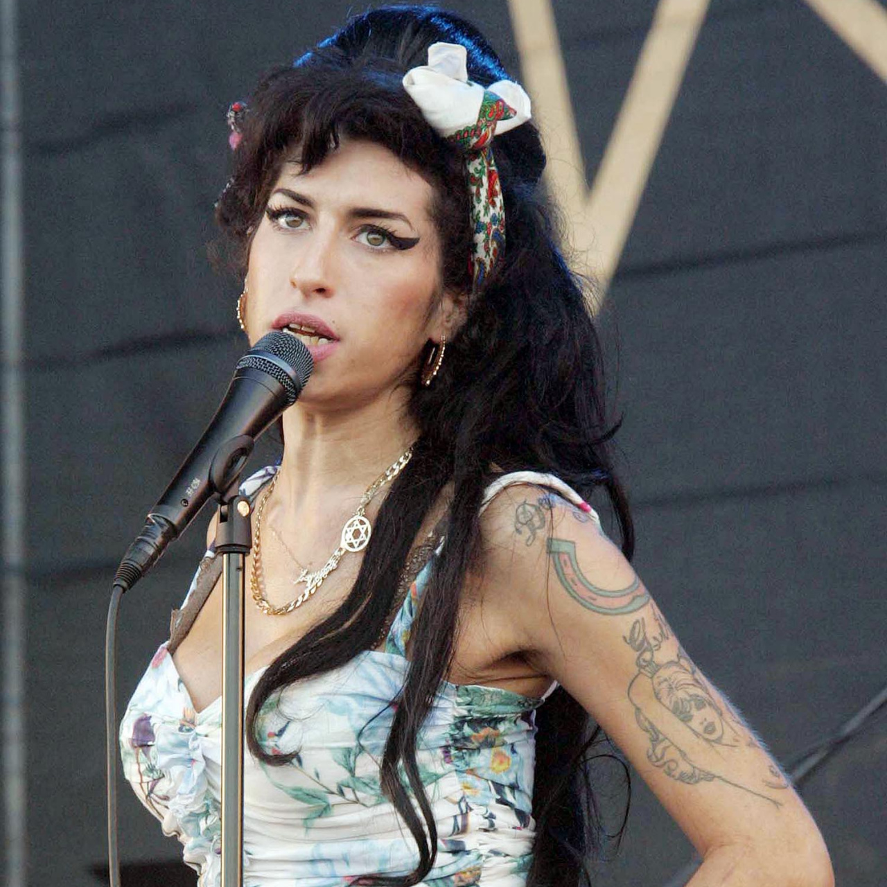 "Arkadaşları kızımın eşyalarını sattı"