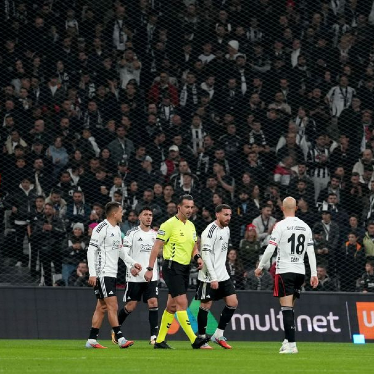 Beşiktaş yine fırsat tepti!