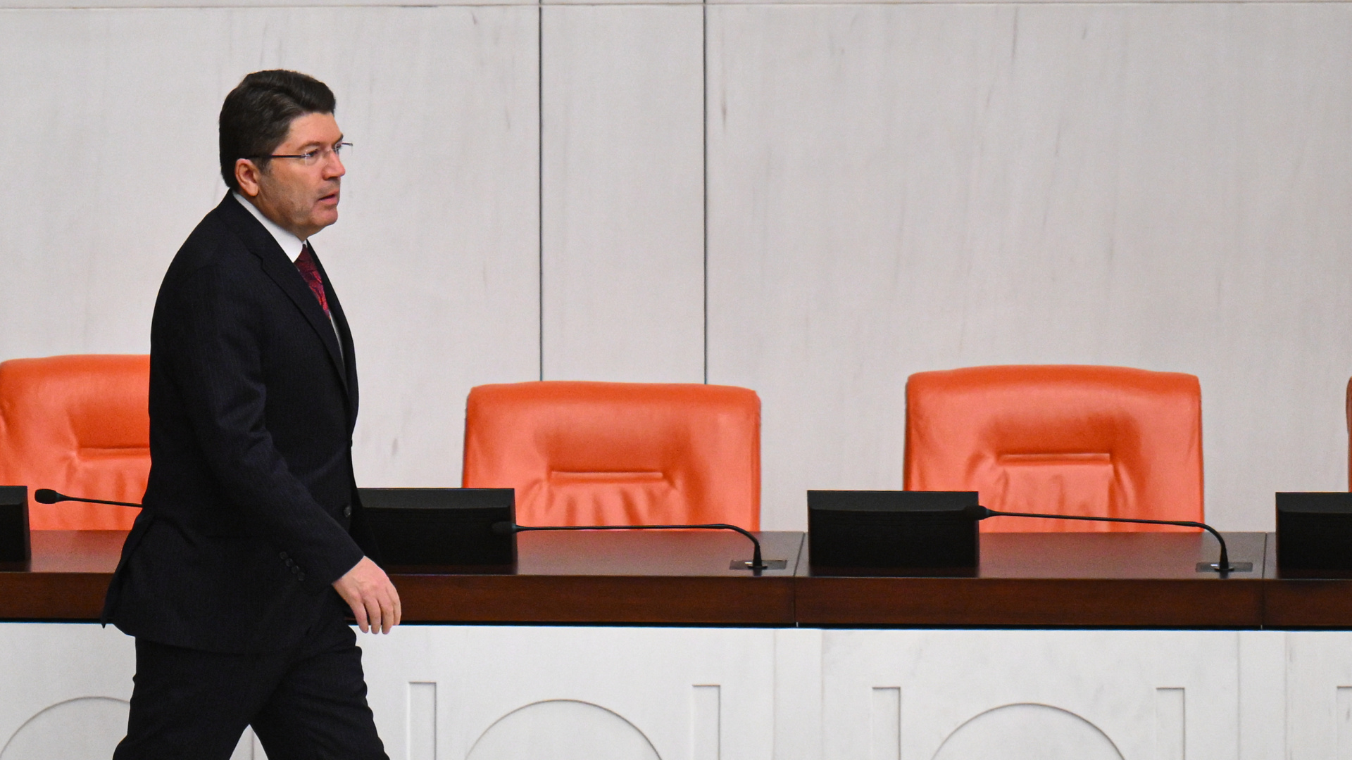 Son dakika: Adalet Bakanı Tunç'tan adli emanet açıklaması: Banka sistemi geliyor | Son dakika haberleri