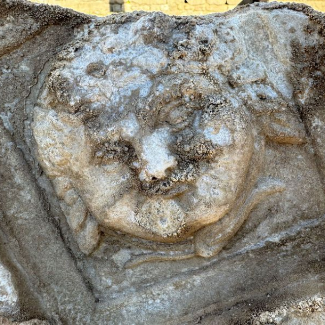 Bartın'da Medusa'nın gülümseyen figürü bulundu