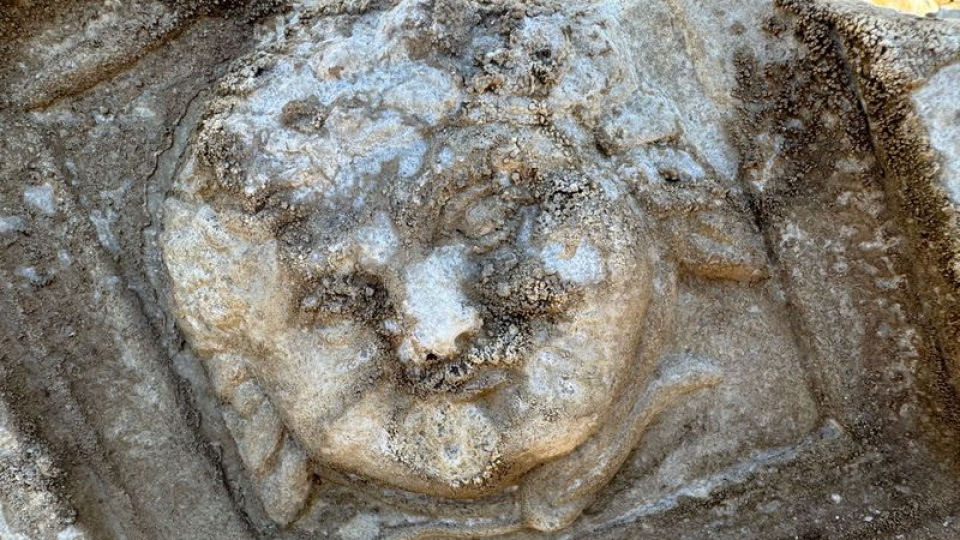 Bartın'da Medusa'nın gülümseyen figürü bulundu