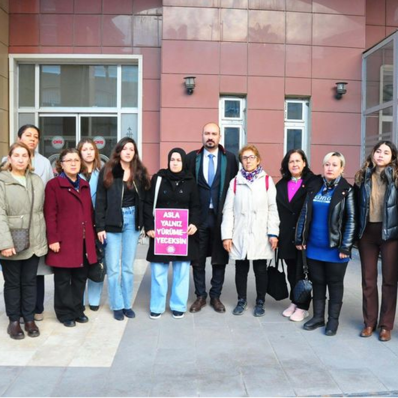 "Öldüğümü zannederek beni bıraktı"