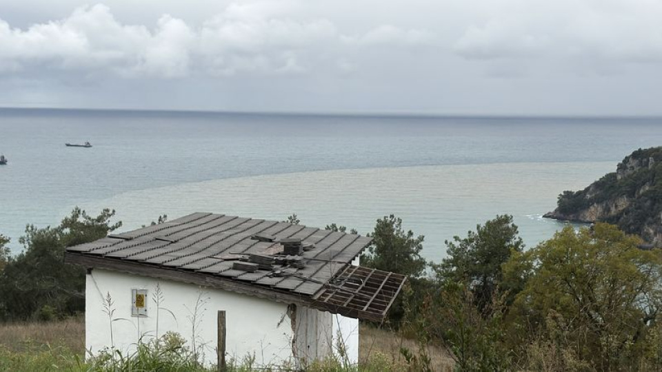 Sağanak denize çamur taşıdı