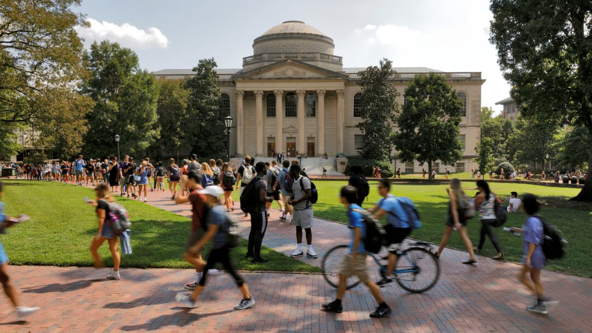 Trump yönetimi, Biden döneminde başlatılan öğrenci kredisi geri ödeme programını sonlandırıyor | Dış Haberler