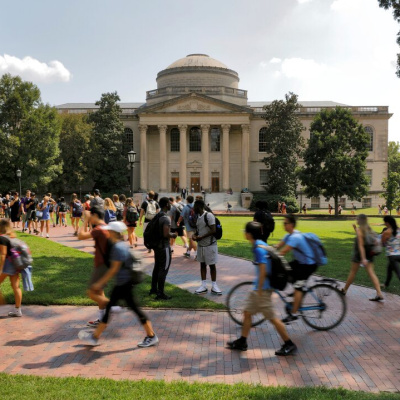 Trump, öğrencilere kredi destek ödemelerini sonlandırıyor