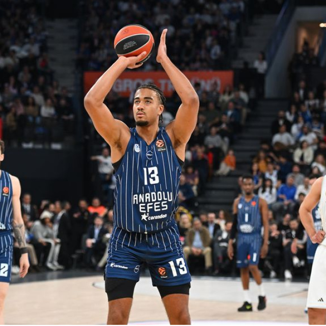 Anadolu Efes'in rakibi Valencia Basket!