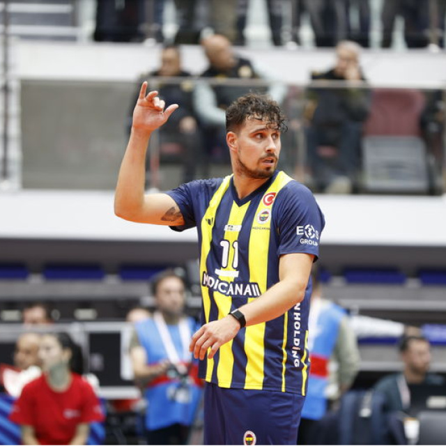 Fenerbahçe Medicana set vermeden kazandı!