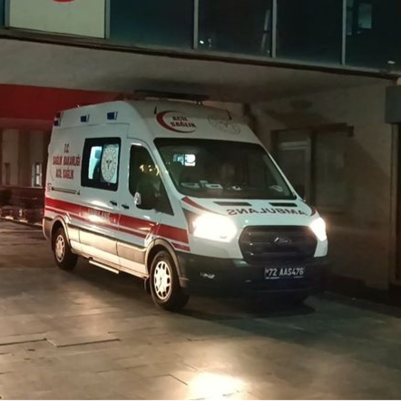 Silahlı kavga sırasında iki ateş arasında kalan kişi öldü