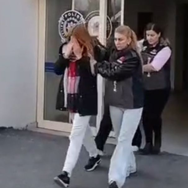 Ev arama bahanesiyle ziynet soygunu!