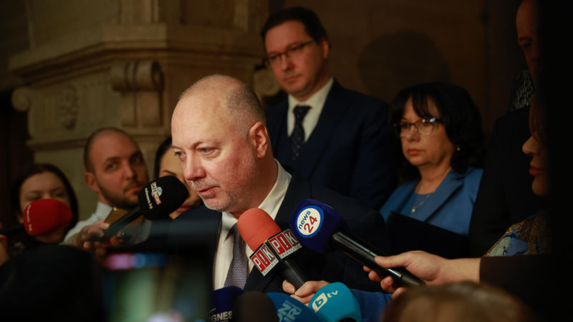 Bulgaristan'da halk protesto etti, Başbakan Rosen Jelyazkov istifa etti | Dış Haberler