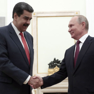 Putin, Maduro ile görüştü