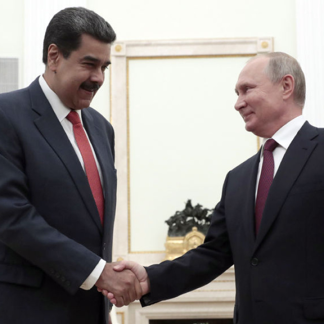 Putin, Maduro ile görüştü