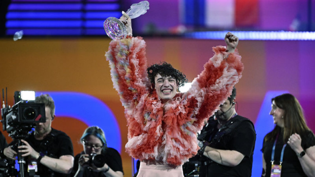 Eurovision ödülünü iade edecek