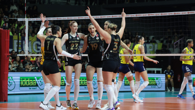 Vakıfbank, Fenerbahçe'yi devirdi!