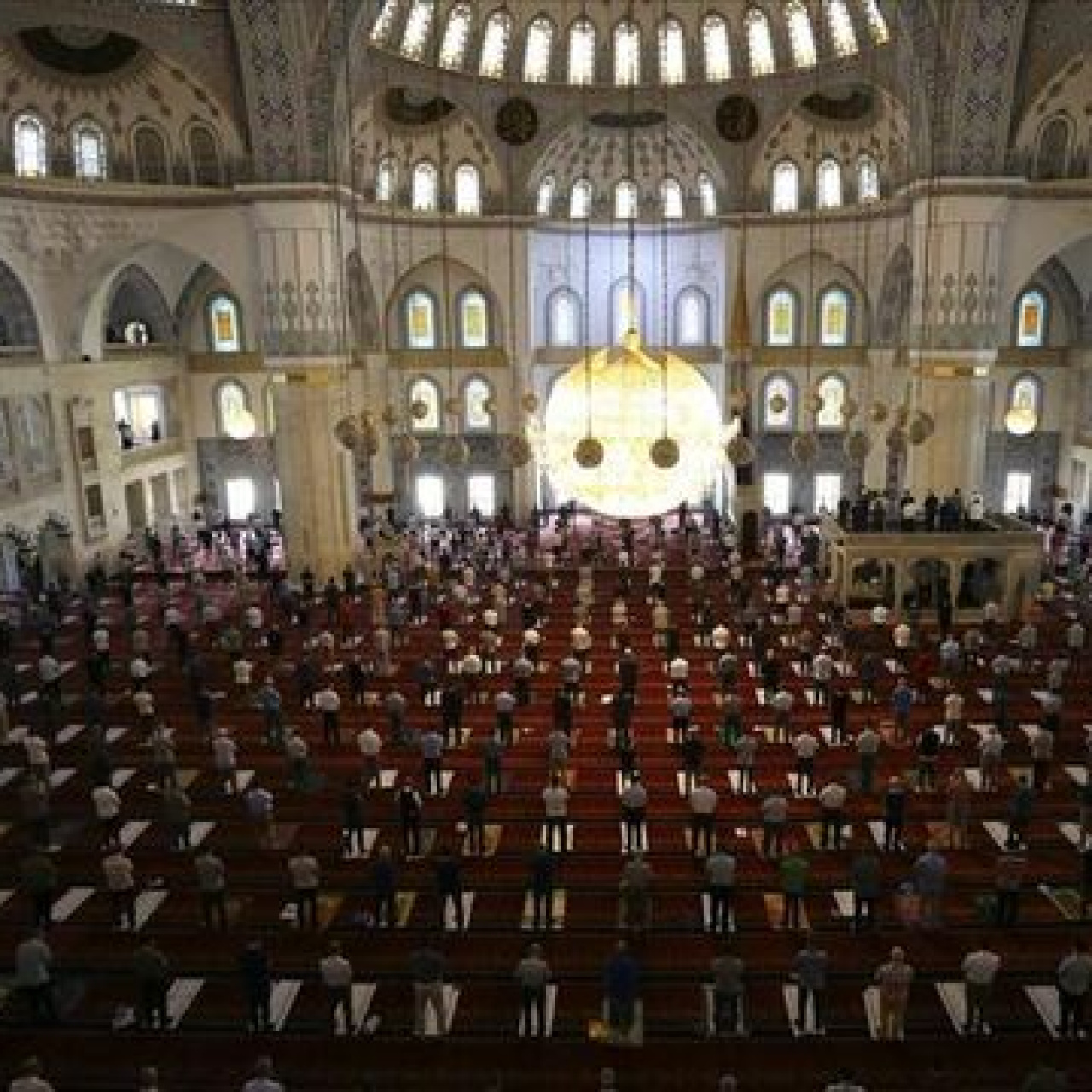 Cuma namazı nasıl kılınır?