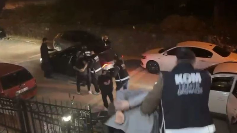 Galeriye patlayıcı maddeyle saldırı: 5 gözaltı