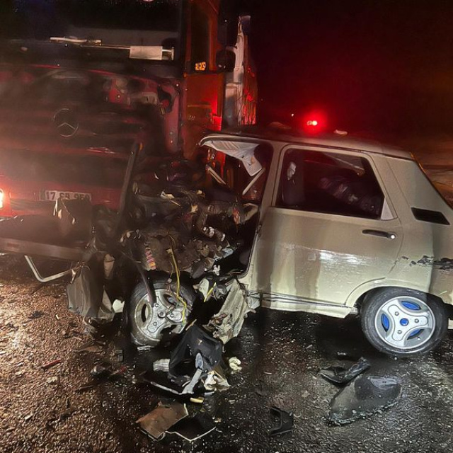 Kafa kafaya çarpıştılar: 1 ölü, 1 yaralı