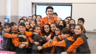 Kanseri yenen öğretmen için ders zili yeniden çaldı