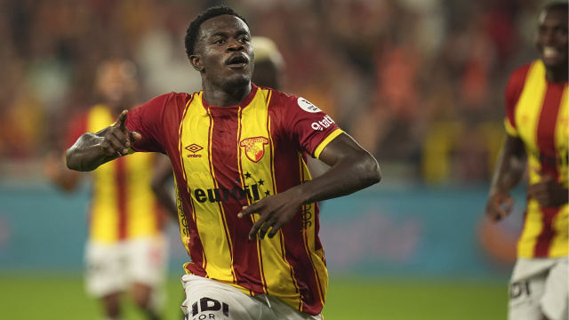 Göztepe'de Dennis'e Alman kancası!