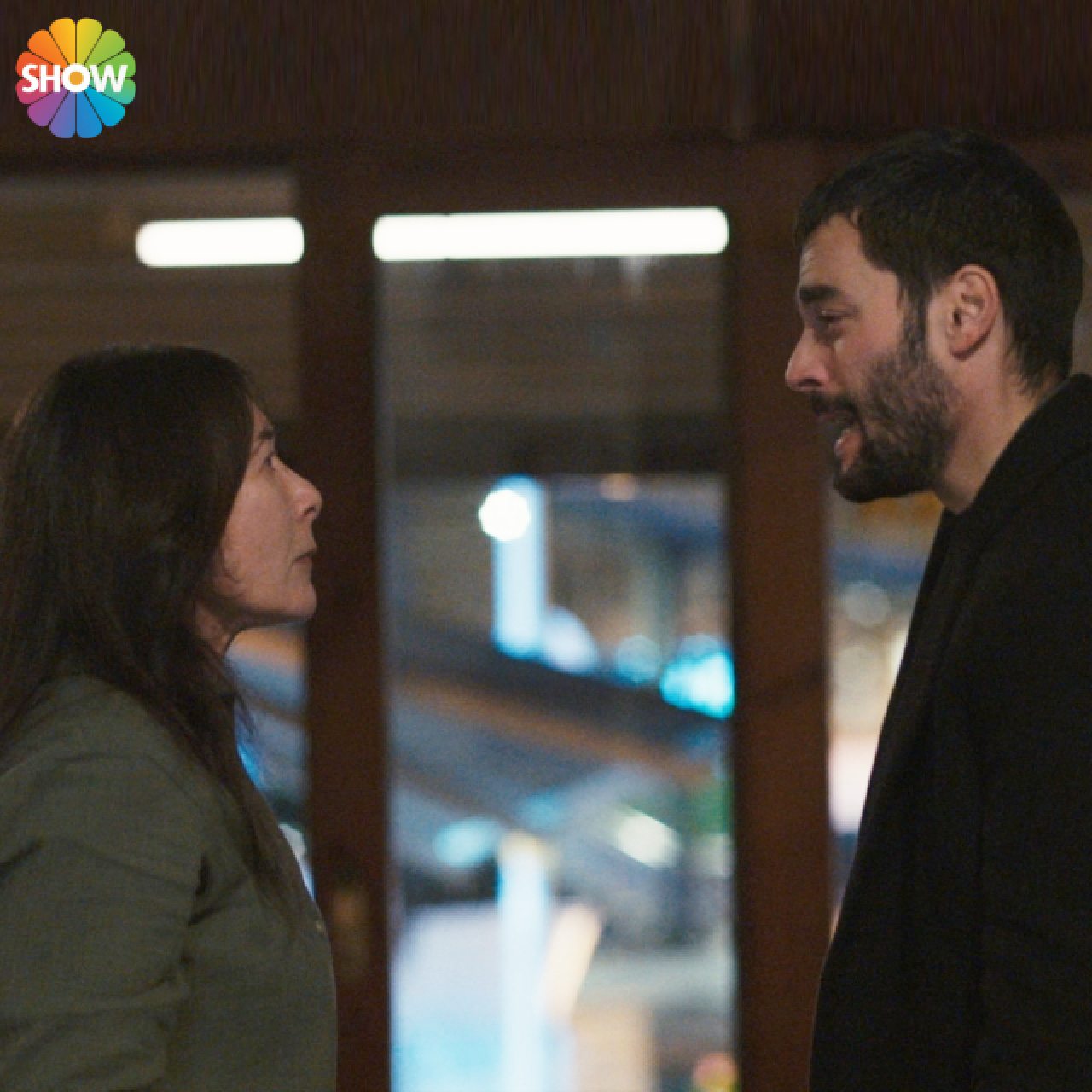 Timur, annesinin karşısına çıktı