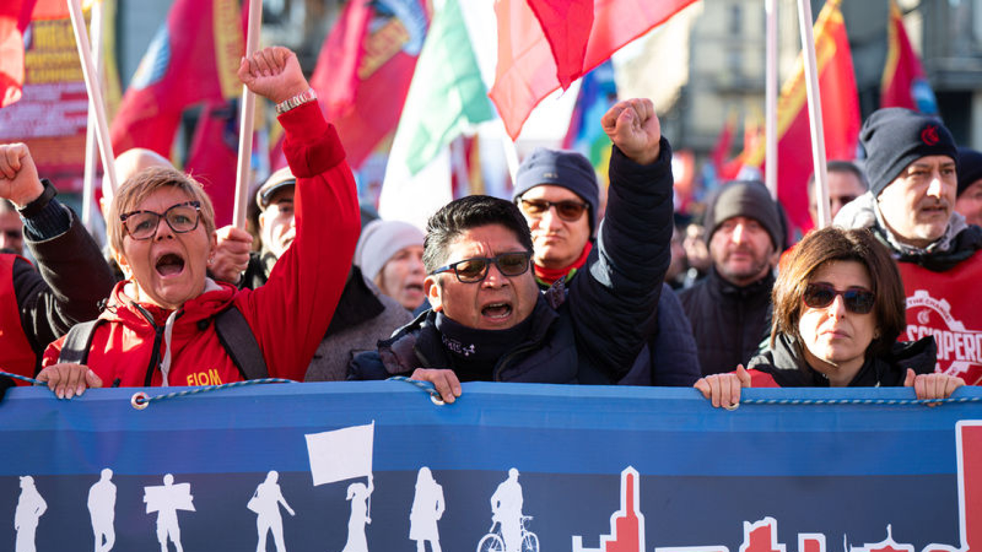 İtalya'da işçiler, hükümetin 2026 bütçe planını protesto için greve gitti | Dış Haberler