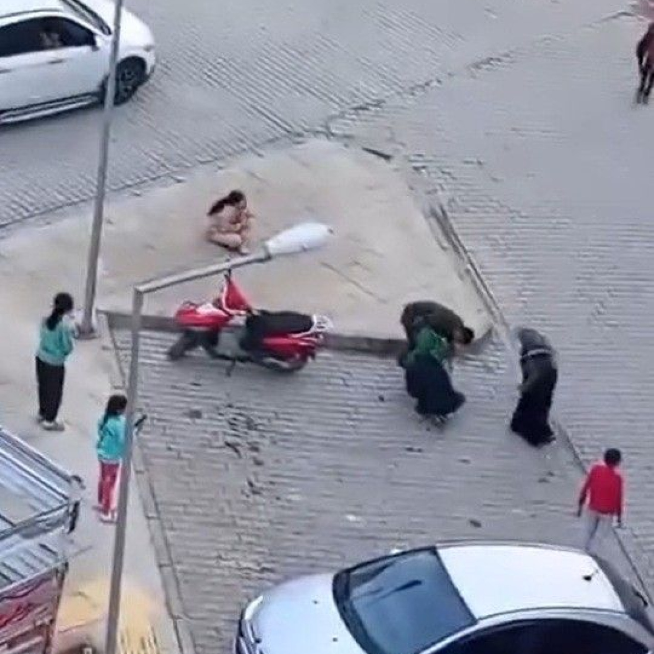 Hademe 6 yaşındaki öğrenciyi bıçakladı