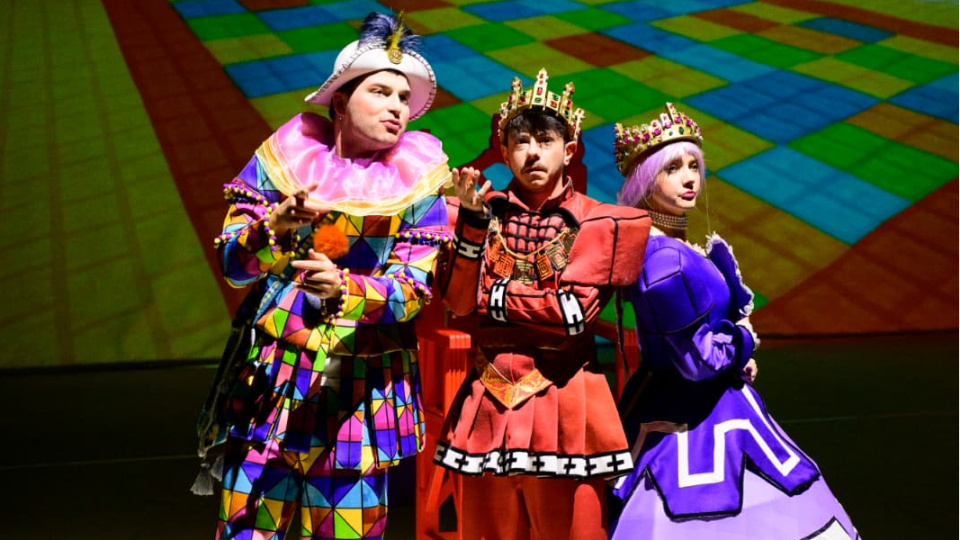 Çocuklar için yeni oyun: Sihirli Oyuncak