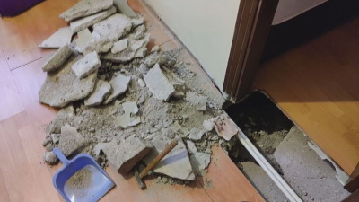 4 katlı binanın zemininde çökme meydana geldi