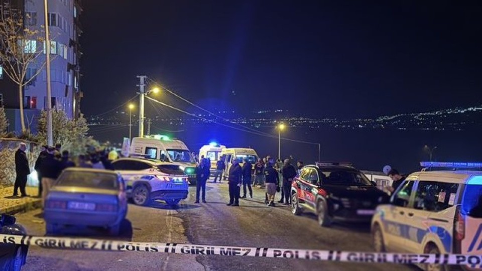 Otomobile silahlı saldırı; kadın sürücü öldü