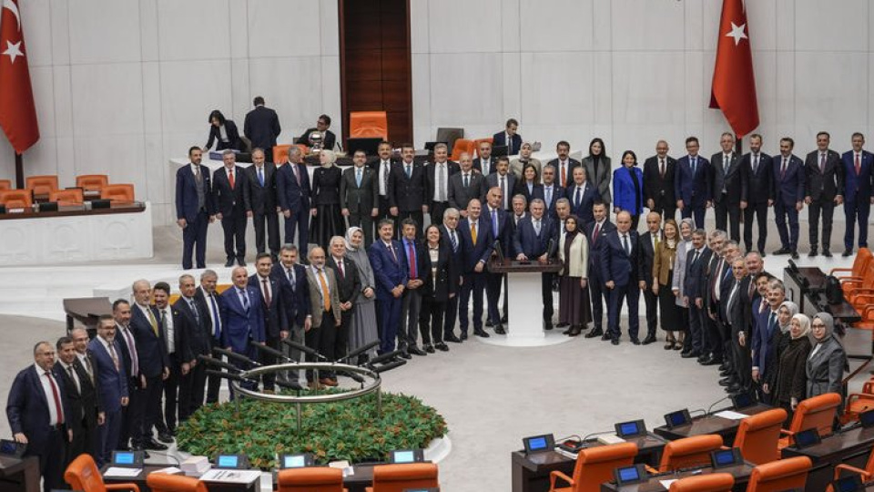 İki bakanlığın bütçesi kabul edildi