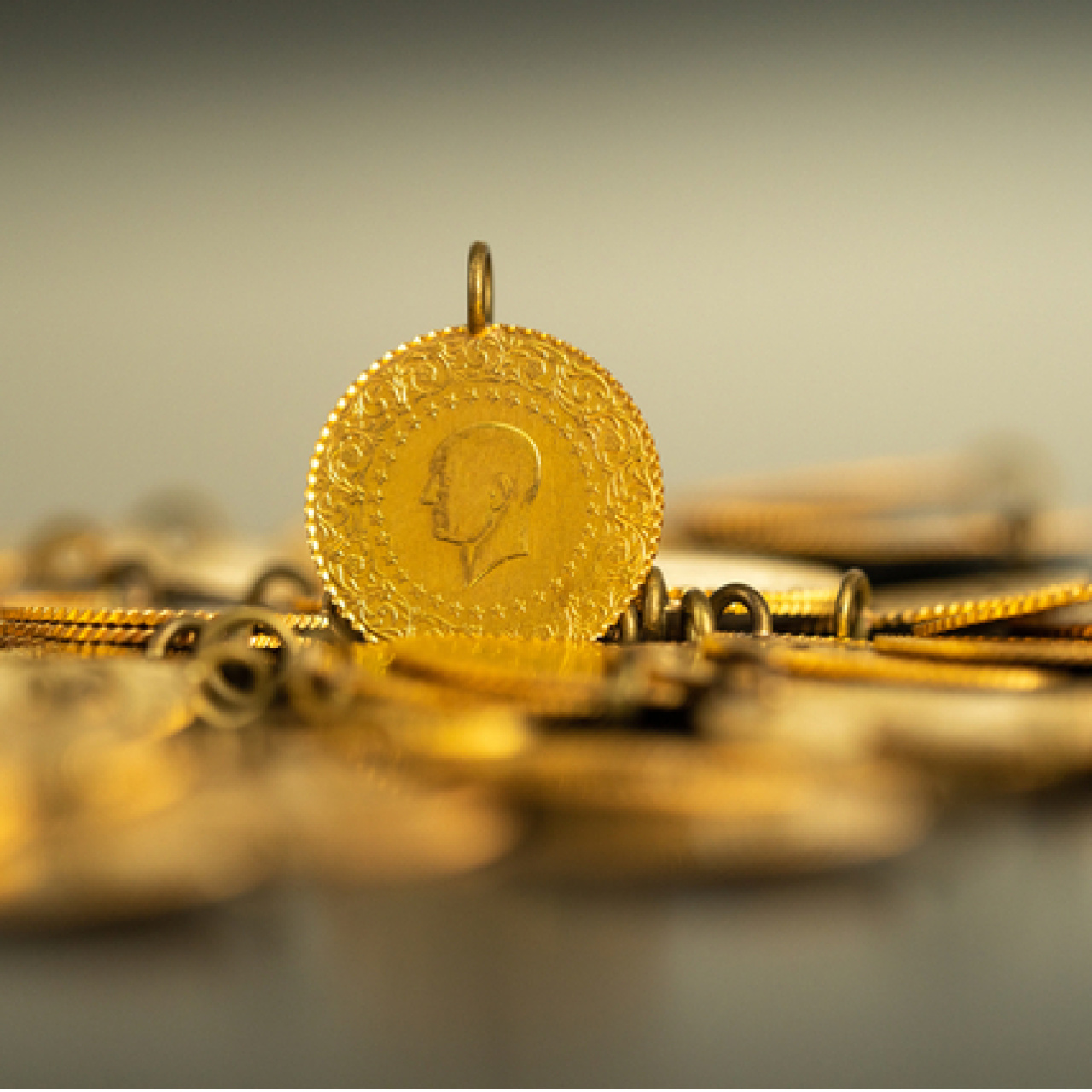 Altın fiyatlarında ibre yukarı yönlü