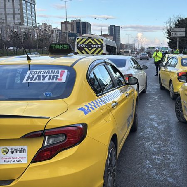 Taksicilerden 'korsana hayır' konvoyu