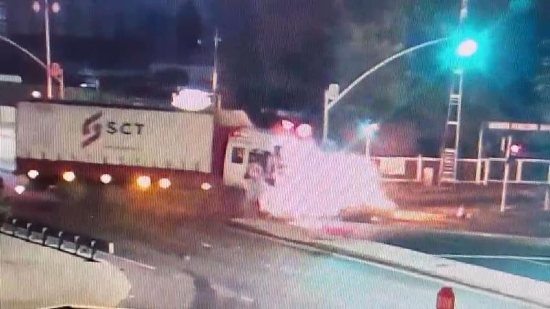 Son dakika: Avcılar'da kamyonun çarpıp sürüklediği…