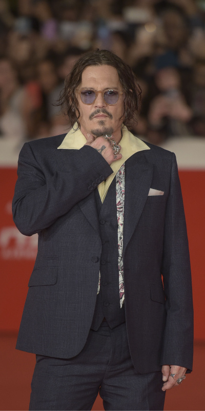 Johnny Depp'ten bir ilk