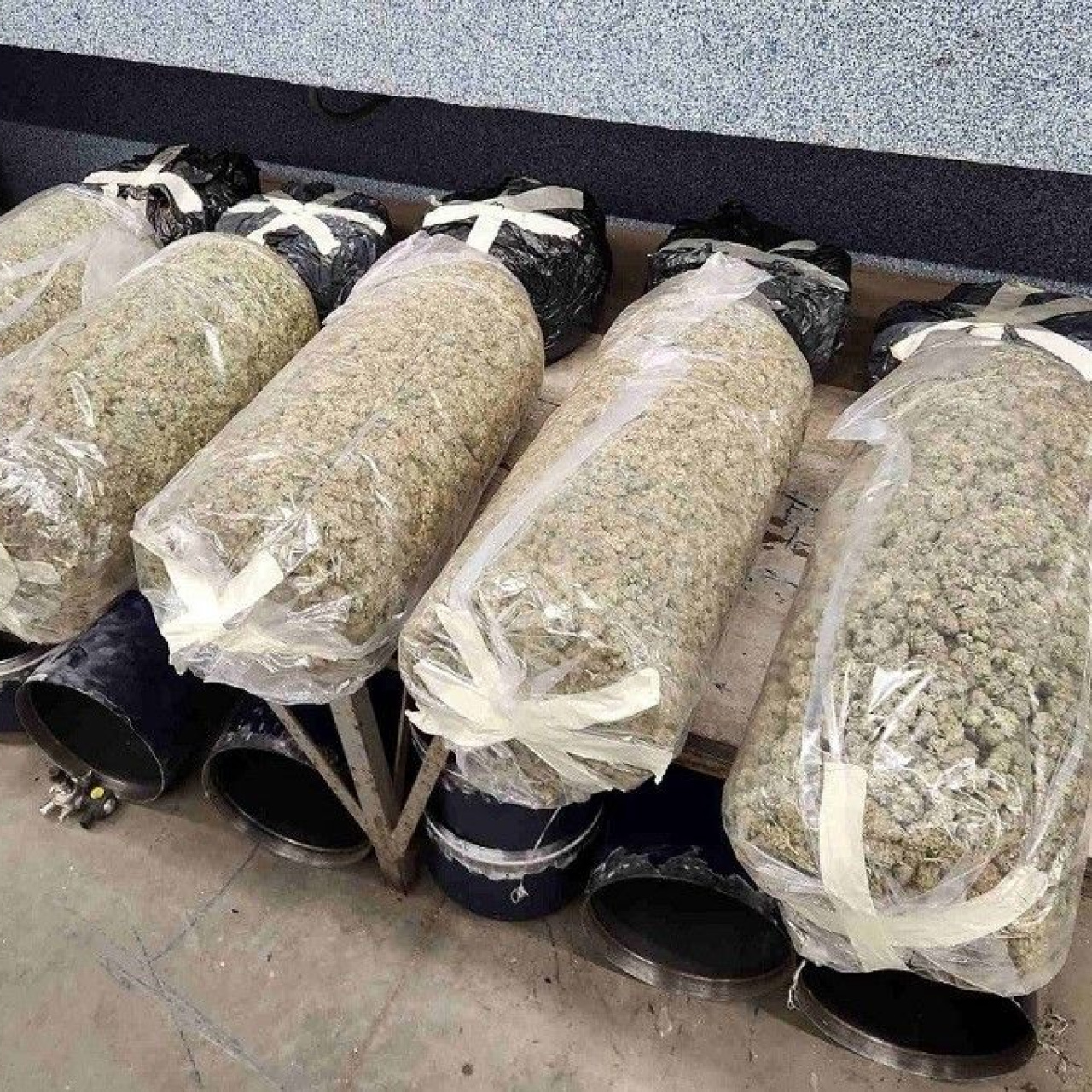 70 kilo esrar oto gaz tüplerine gizlendi