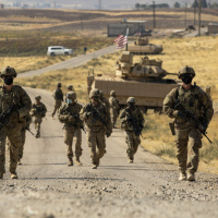 Suriye'deki ABD askerlerine ateş açıldı